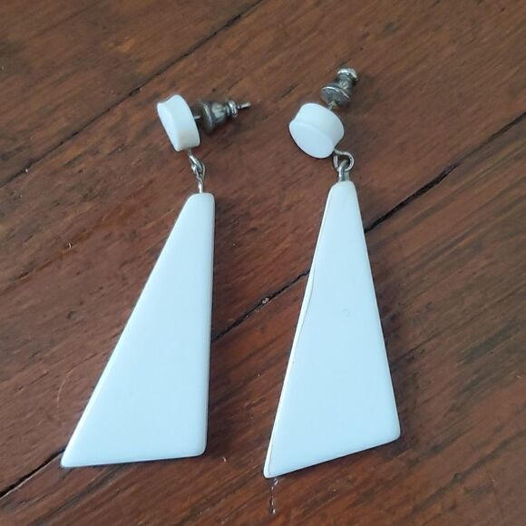 Host Pick! Two Pair of Vintage Plastic Earrings - Picture 3 of 5